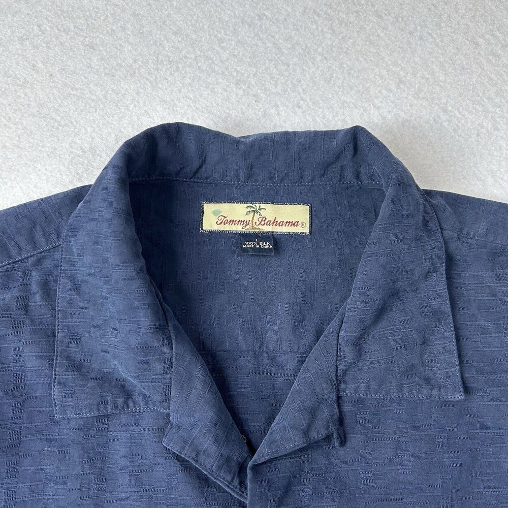 Tommy Bahama Shirt Mens Large 2004 Holiday Survival Kit 100% Silk Hawaiian - Picture 3 of 9